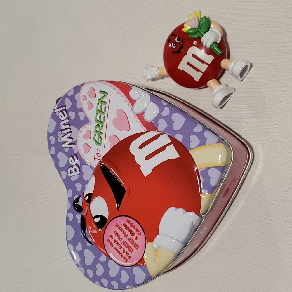 M & M 2001 Collectible tin candy holder love theme flowers Valentine's Day
